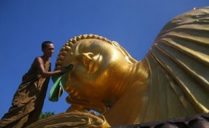 patung milik umat Budha